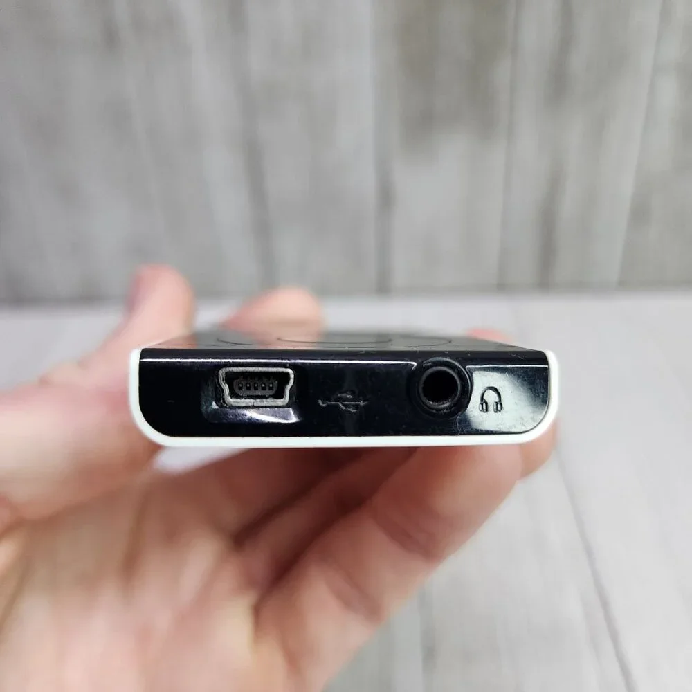 Philips GoGear 2GB MP3 Media Player SA5125/37 - For Parts Only